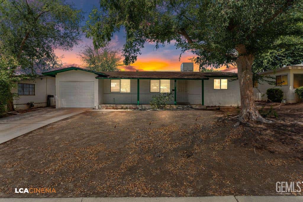 Photo of 2904 Idaho Street, Bakersfield, CA 93305 (MLS # 202608045)