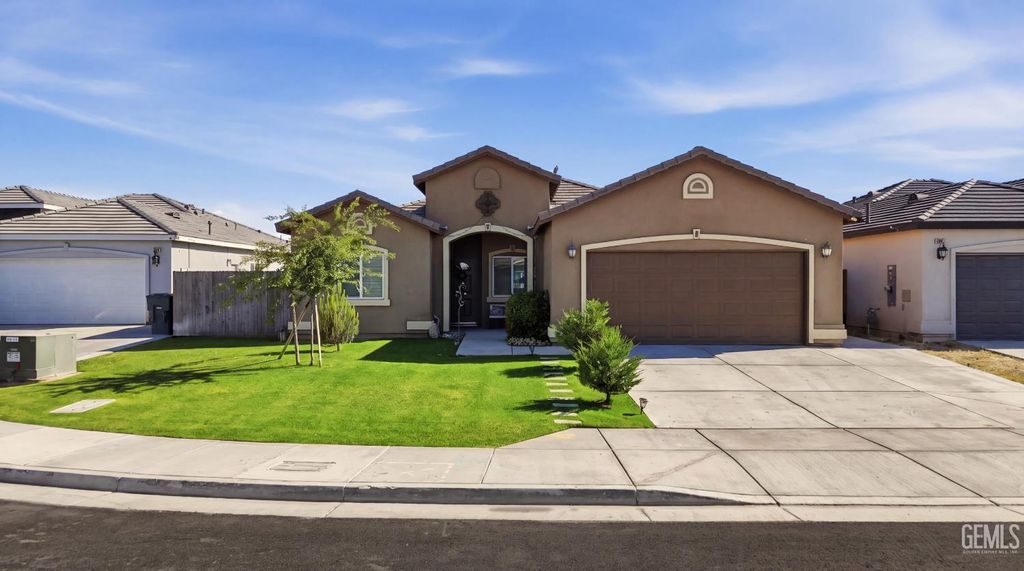 Photo of 2551 Santa Clara Court, Wasco, CA 93280 (MLS # 202604064)
