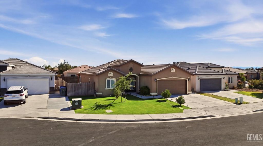 Photo of 2551 Santa Clara Court, Wasco, CA 93280 (MLS # 202604064)