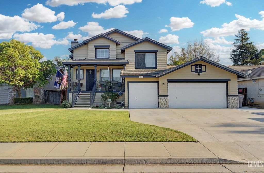 Photo of 11523 Wrangler Drive, Bakersfield, CA 93312 (MLS # 202603923)