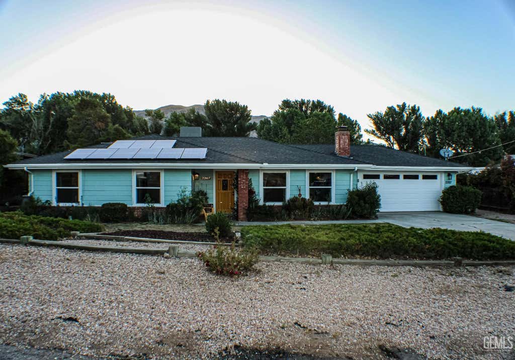 Photo of 22817 Clover Spring Place, Tehachapi, CA 93561 (MLS # 202606139)