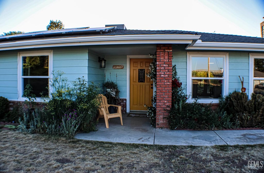 Photo of 22817 Clover Spring Place, Tehachapi, CA 93561 (MLS # 202606139)