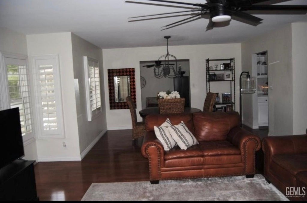 Photo of 2512 Bay ST, Bakersfield, CA 93301 (MLS # 202609451)