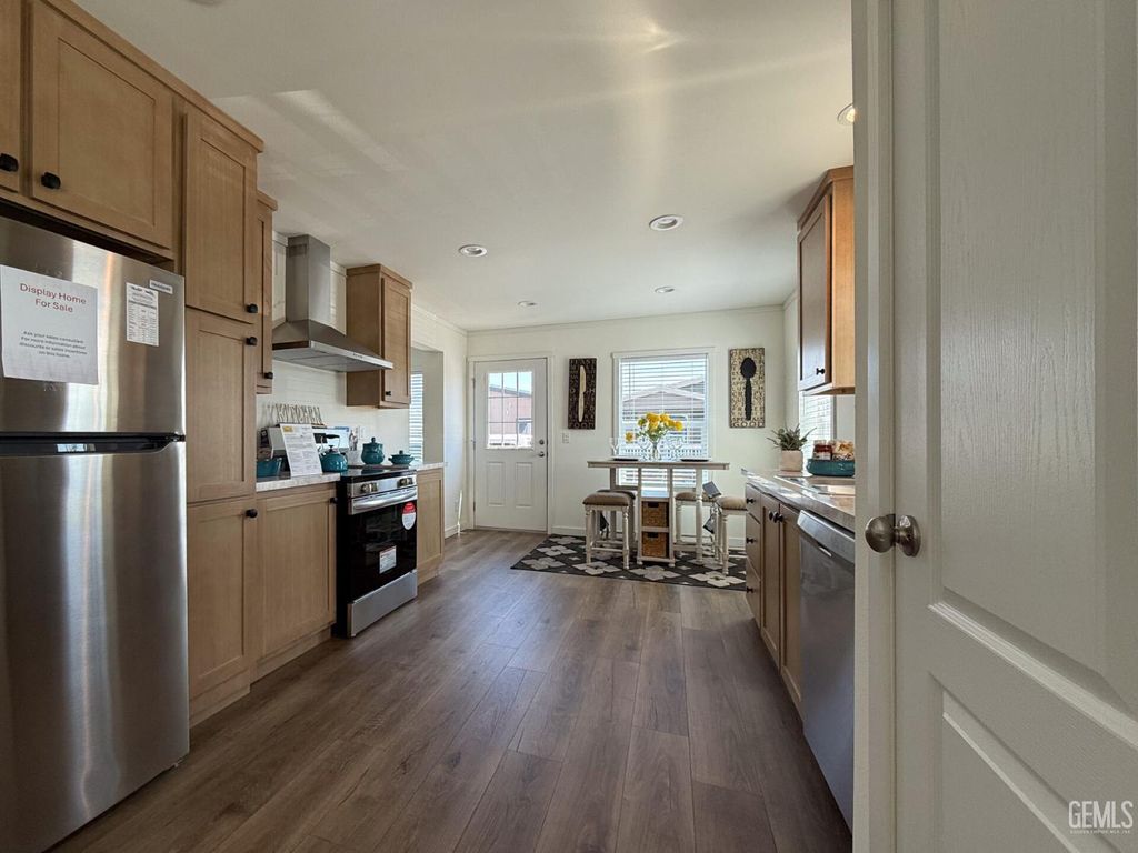 Photo of 21 Northrup Street, Bakersfield, CA 93307 (MLS # 202603970)