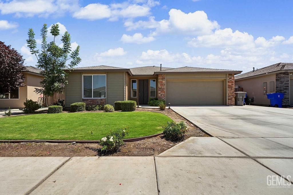 Photo of 0 1309 Eagle Creek St ST, Bakersfield, CA 93307 (MLS # 202607538)