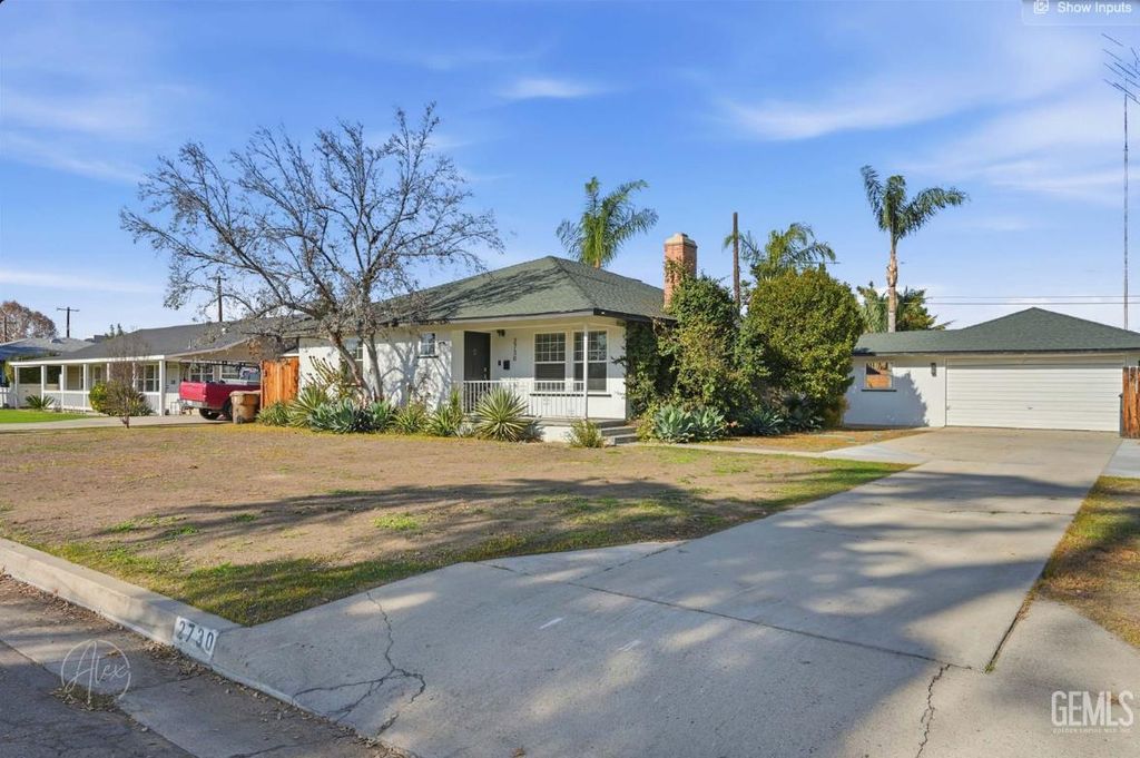 Photo of 2730 Buena Vista Street, Bakersfield, CA 93304 (MLS # 202513828)