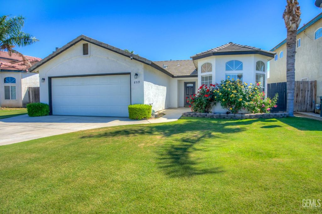 Photo of 8519 Hoodsport Avenue, Bakersfield, CA 93312 (MLS # 202603824)