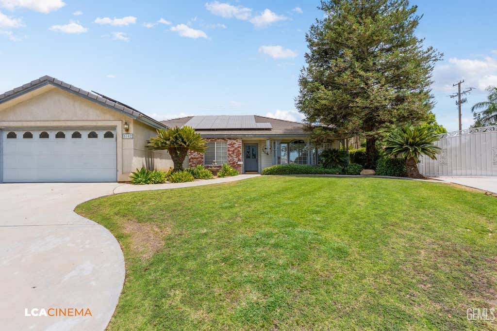 Photo of 5102 Omaha Street, Bakersfield, CA 93312 (MLS # 202608091)