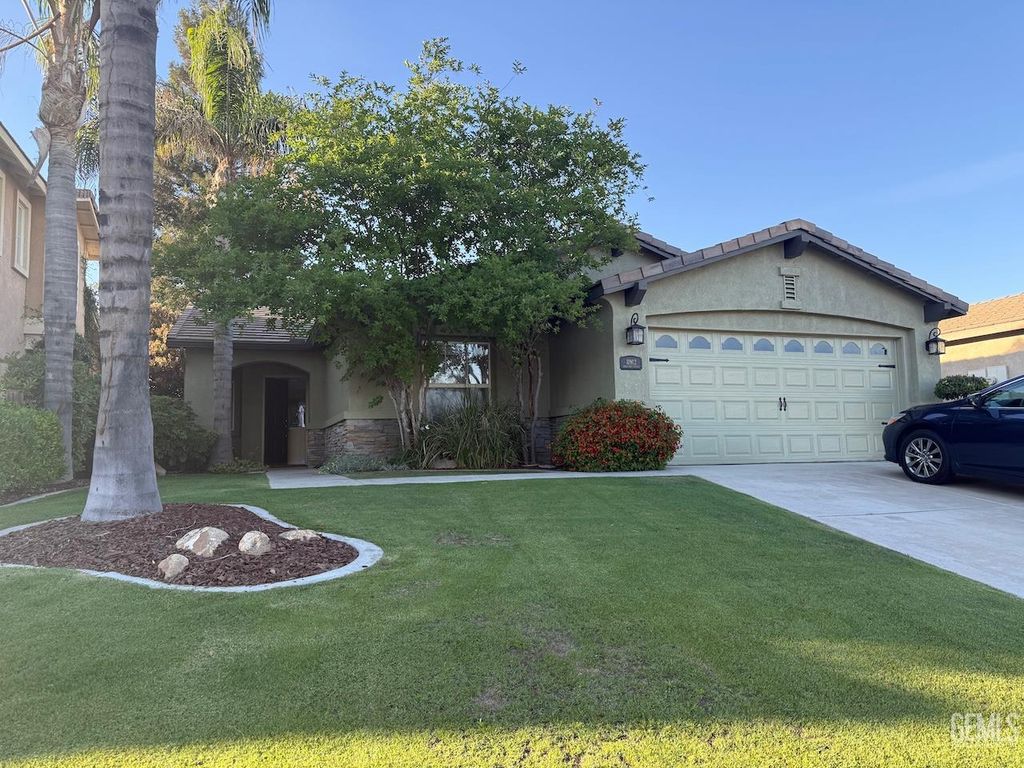 Photo of 11912 Grecian Laurel Drive, Bakersfield, CA 93311 (MLS # 202603749)
