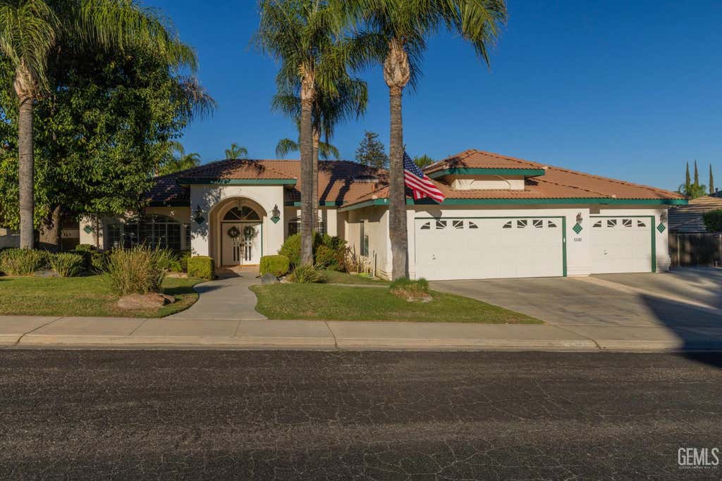 Photo of 3707 Mont Blanc Terrace, Bakersfield, CA 93306 (MLS # 202608667)