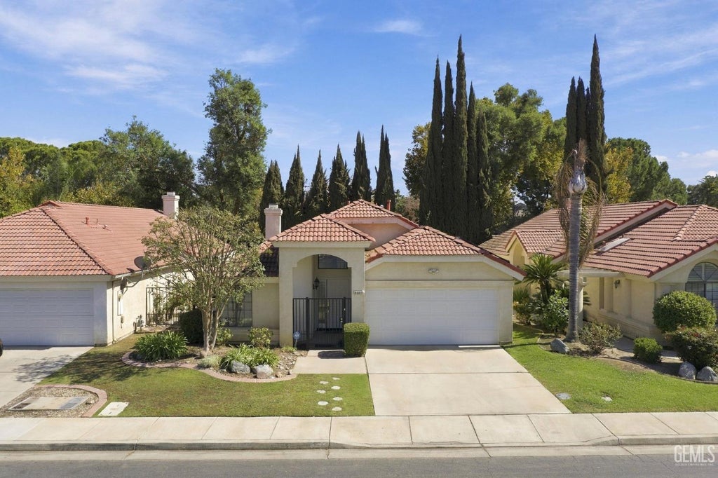 Photo of 8221 Sheffield Lane, Bakersfield, CA 93311 (MLS # 202609968)