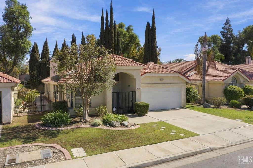 Photo of 8221 Sheffield Lane, Bakersfield, CA 93311 (MLS # 202609968)