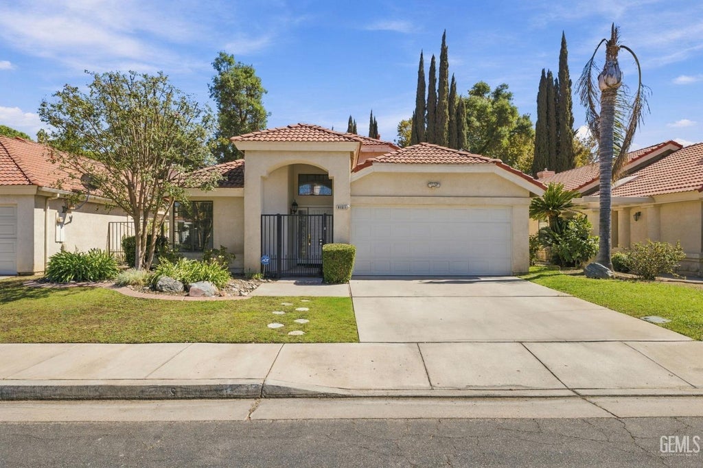 Photo of 8221 Sheffield Lane, Bakersfield, CA 93311 (MLS # 202609968)