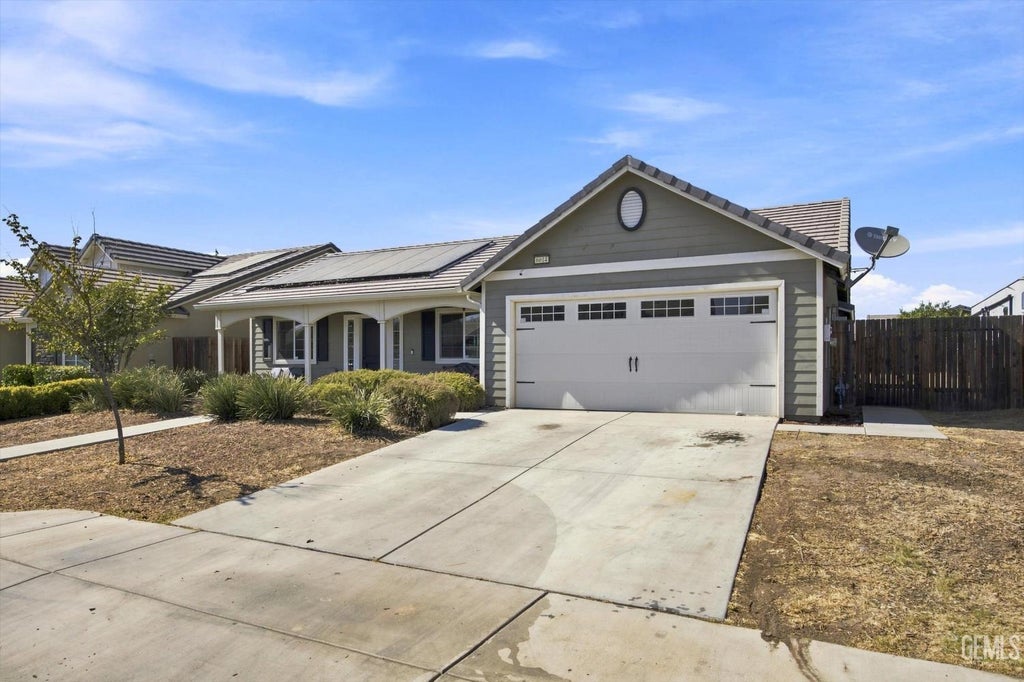 Photo of 6014 Samuelson Street, Bakersfield, CA 93313 (MLS # 202608314)