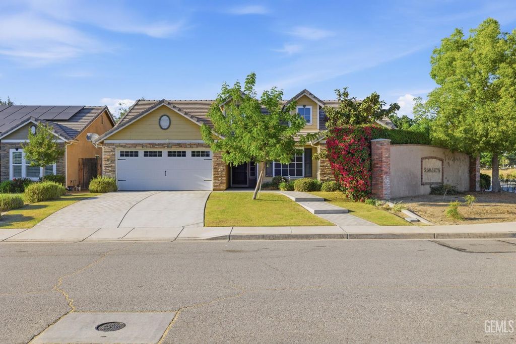 Photo of 12902 Morning Song St, Bakersfield, CA 93314 (MLS # 202603852)