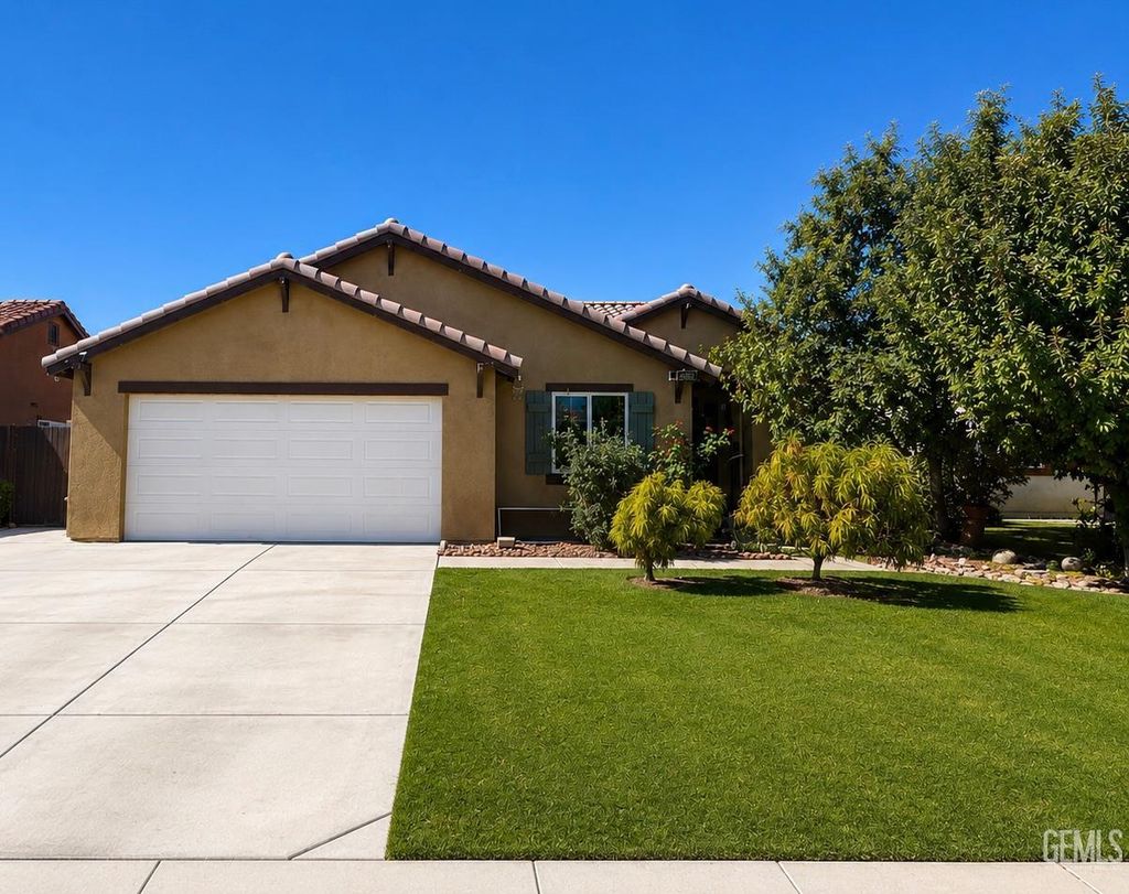 Photo of 5214 Baja Drive, Bakersfield, CA 93307 (MLS # 202607428)