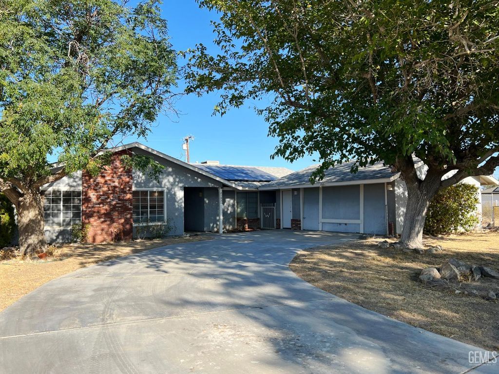 Photo of 21851 101st Street, California City, CA 93505 (MLS # 202510210)