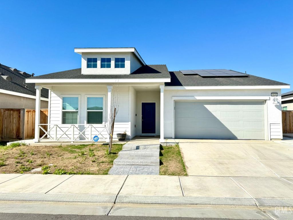 Photo of 9618 Maple Terrace Lane, Shafter, CA 93263 (MLS # 202602242)