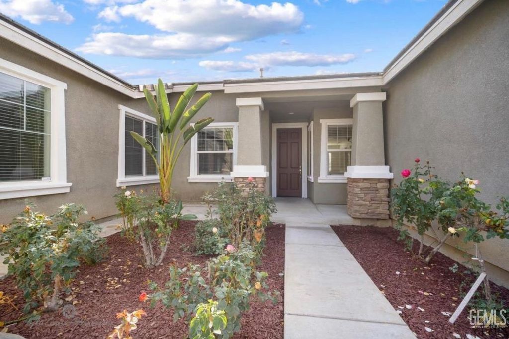 Photo of 9905 Tungsten Street, Bakersfield, CA 93311 (MLS # 202511368)