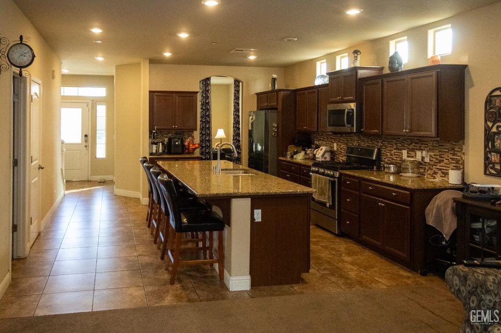 Photo of 5414 Twinkle Lane, Bakersfield, CA 93313 (MLS # 202600960)