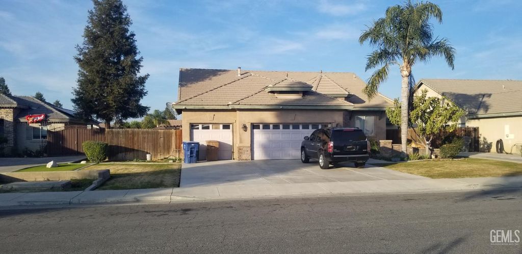 Photo of 2808 Crestline Falls Lane, Bakersfield, CA 93313 (MLS # 202601001)
