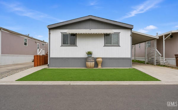 6425 EUCLID AVE, BAKERSFIELD, CA 93308 - Image 4e4eb5c0758ded58e5d45618ccba9ec6/865903015