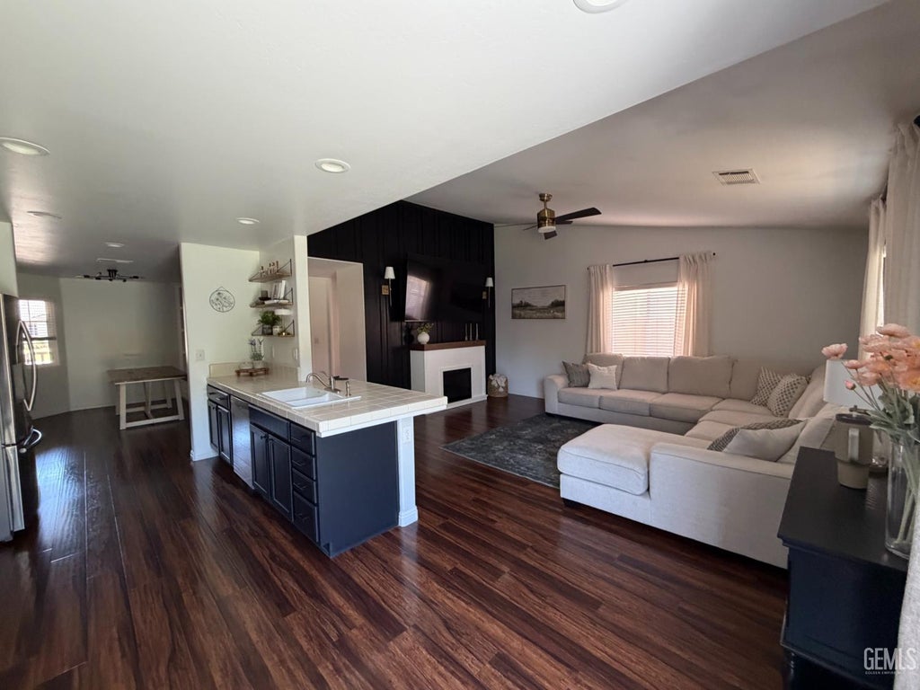 Photo of 12118 Midtowne DR, Bakersfield, CA 93312 (MLS # 202606116)