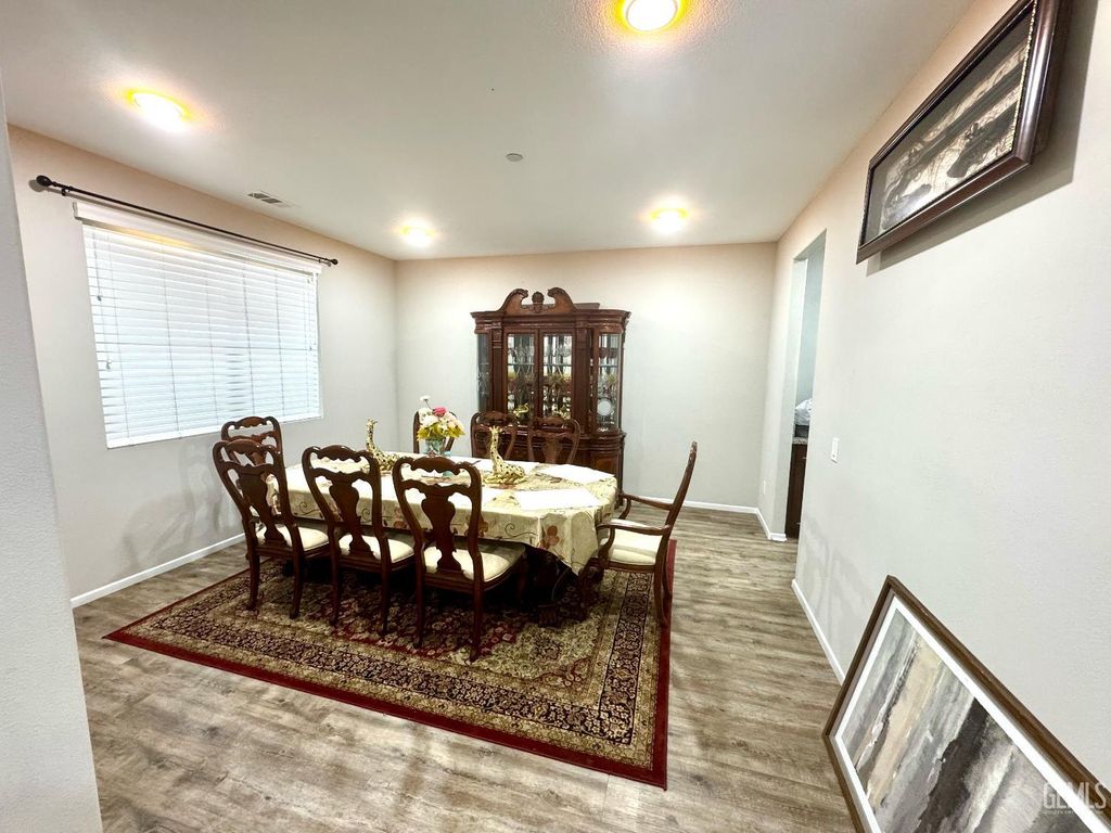 Photo of 7420 Echo Creek Lane, Bakersfield, CA 93313 (MLS # 202511403)