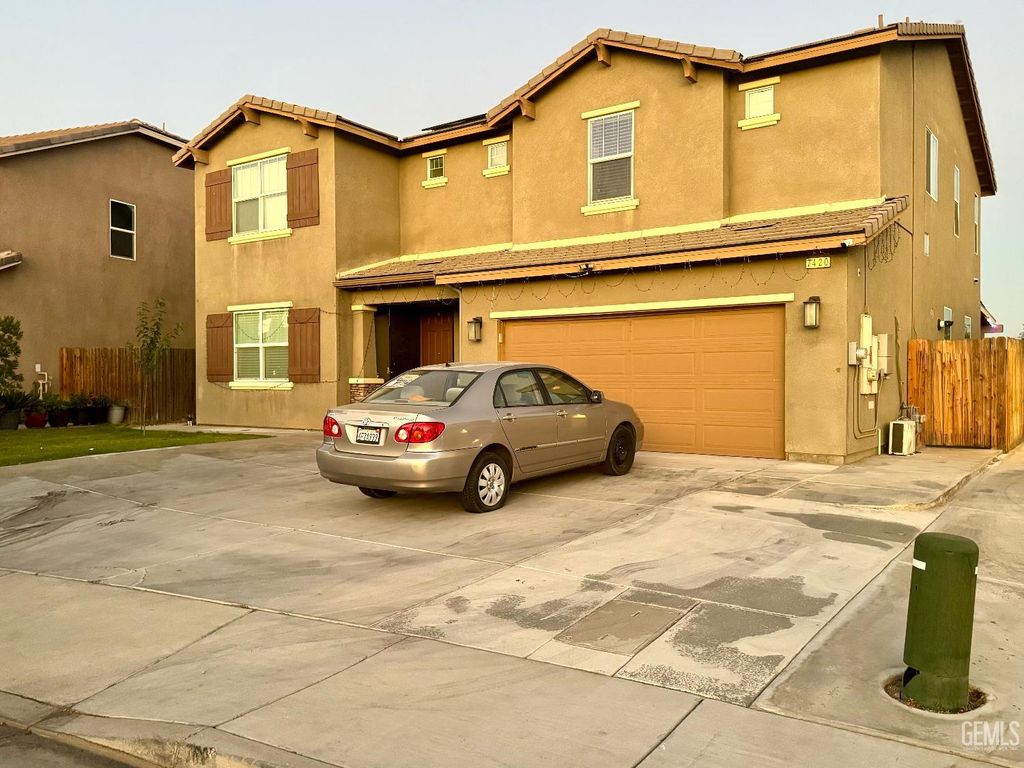 Photo of 7420 Echo Creek Lane, Bakersfield, CA 93313 (MLS # 202511403)