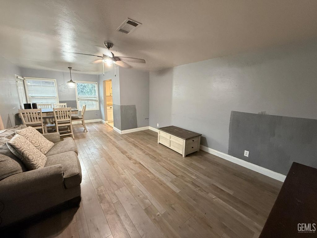 Photo of 129 Beech Street, Bakersfield, CA 93304 (MLS # 202512897)