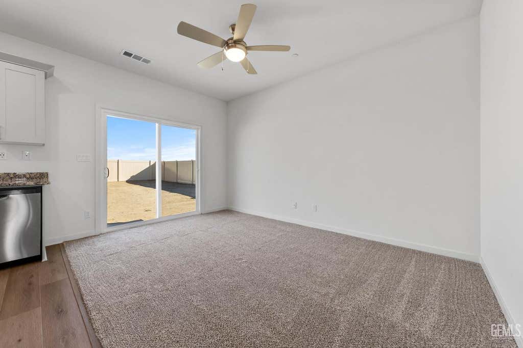 Photo of 7924 Blueberry Avenue, Bakersfield, CA 93313 (MLS # 202607138)