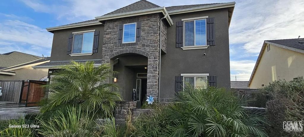 Photo of 9211 Woodbrook Drive, Shafter, CA 93263 (MLS # 202513647)