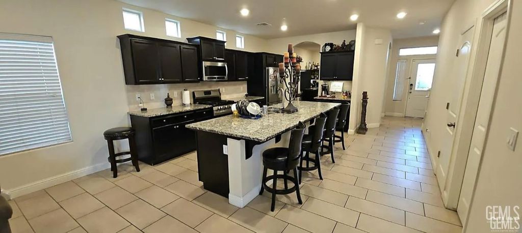 Photo of 9211 Woodbrook Drive, Shafter, CA 93263 (MLS # 202513647)