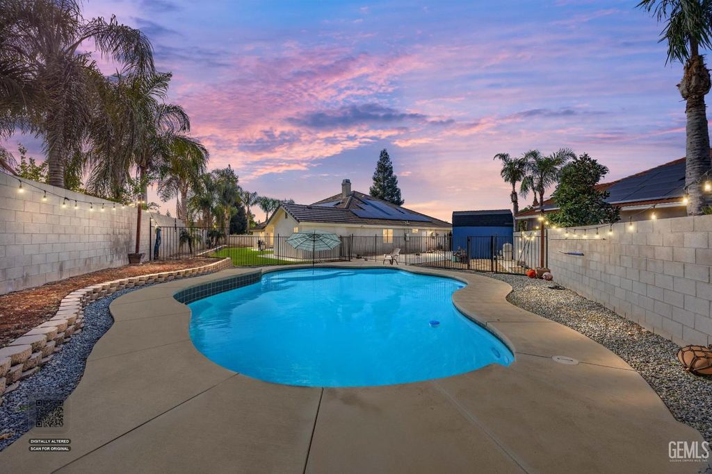 Photo of 11305 Darlington Avenue, Bakersfield, CA 93312 (MLS # 202607767)