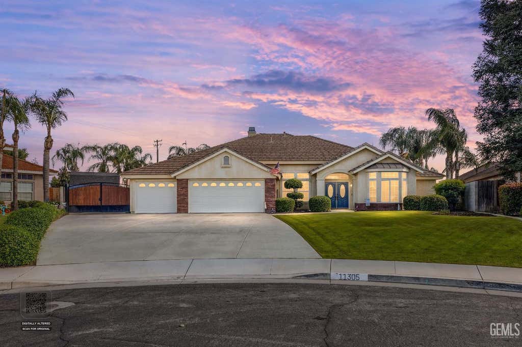 Photo of 11305 Darlington Avenue, Bakersfield, CA 93312 (MLS # 202607767)