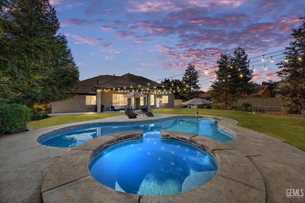 Photo of 6010 Inverwood Drive, Bakersfield, CA 93314 (MLS # 202511226)