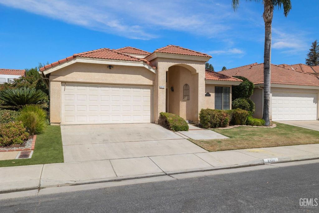 Photo of 8212 Hastings Street, Bakersfield, CA 93311 (MLS # 202510543)