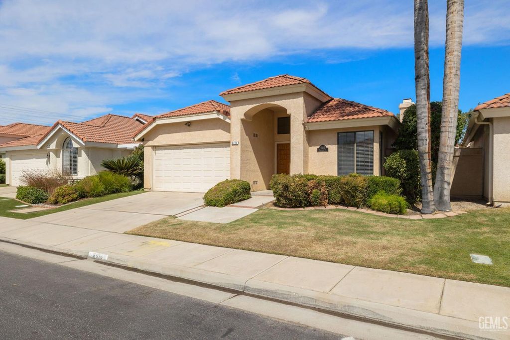 Photo of 8212 Hastings Street, Bakersfield, CA 93311 (MLS # 202510543)