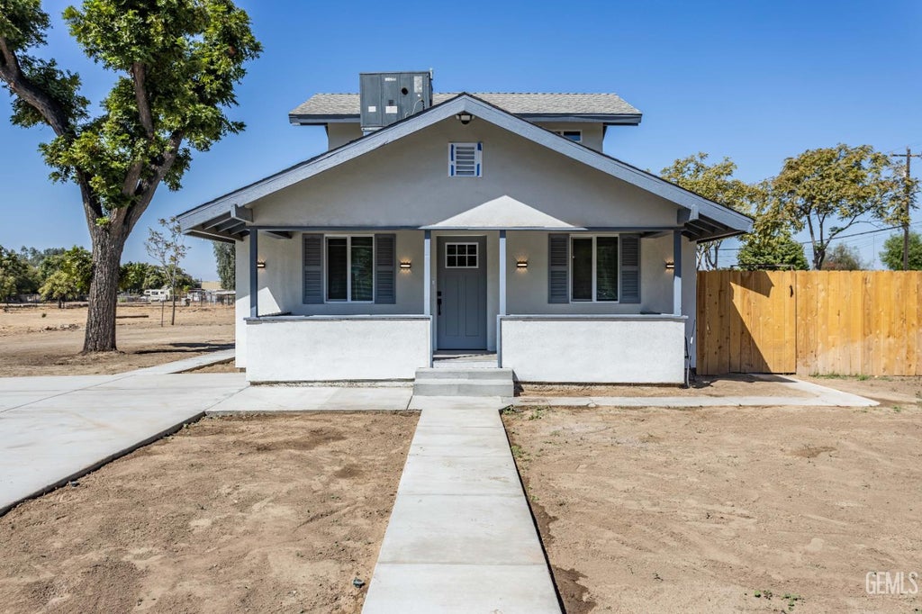 Photo of 1700 Lotus Lane, Bakersfield, CA 93307 (MLS # 202609246)