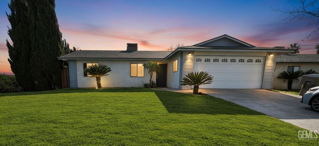 Photo of 7601 Letty Avenue, Lamont, CA 93241 (MLS # 202600372)