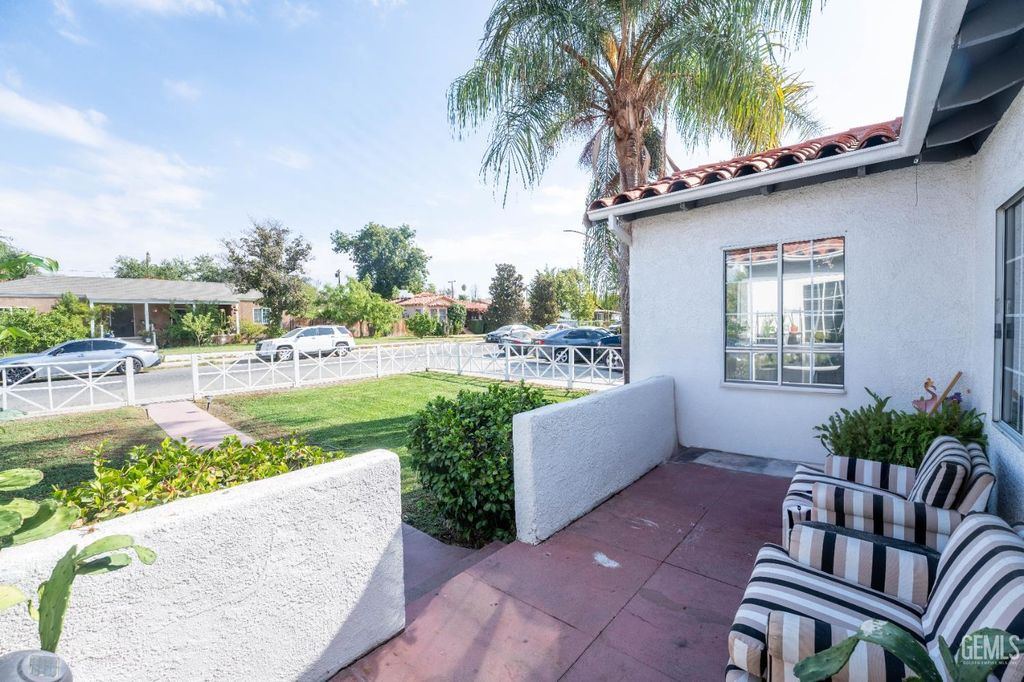 Photo of 2301 Pacific Drive, Bakersfield, CA 93306 (MLS # 202510938)