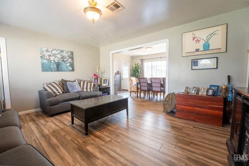 Photo of 2301 Pacific Drive, Bakersfield, CA 93306 (MLS # 202510938)
