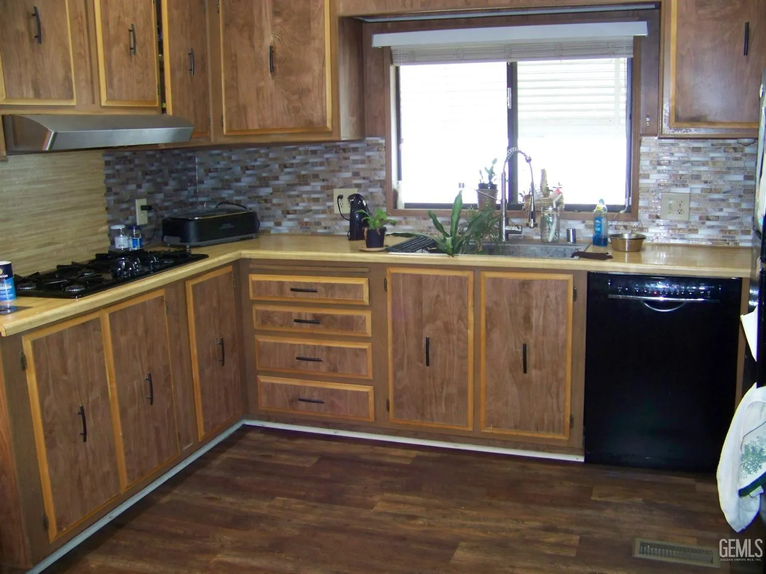 Bakersfield, California 93301, United States, 2 Bedrooms Bedrooms, ,2 BathroomsBathrooms,Residential,Active,90390