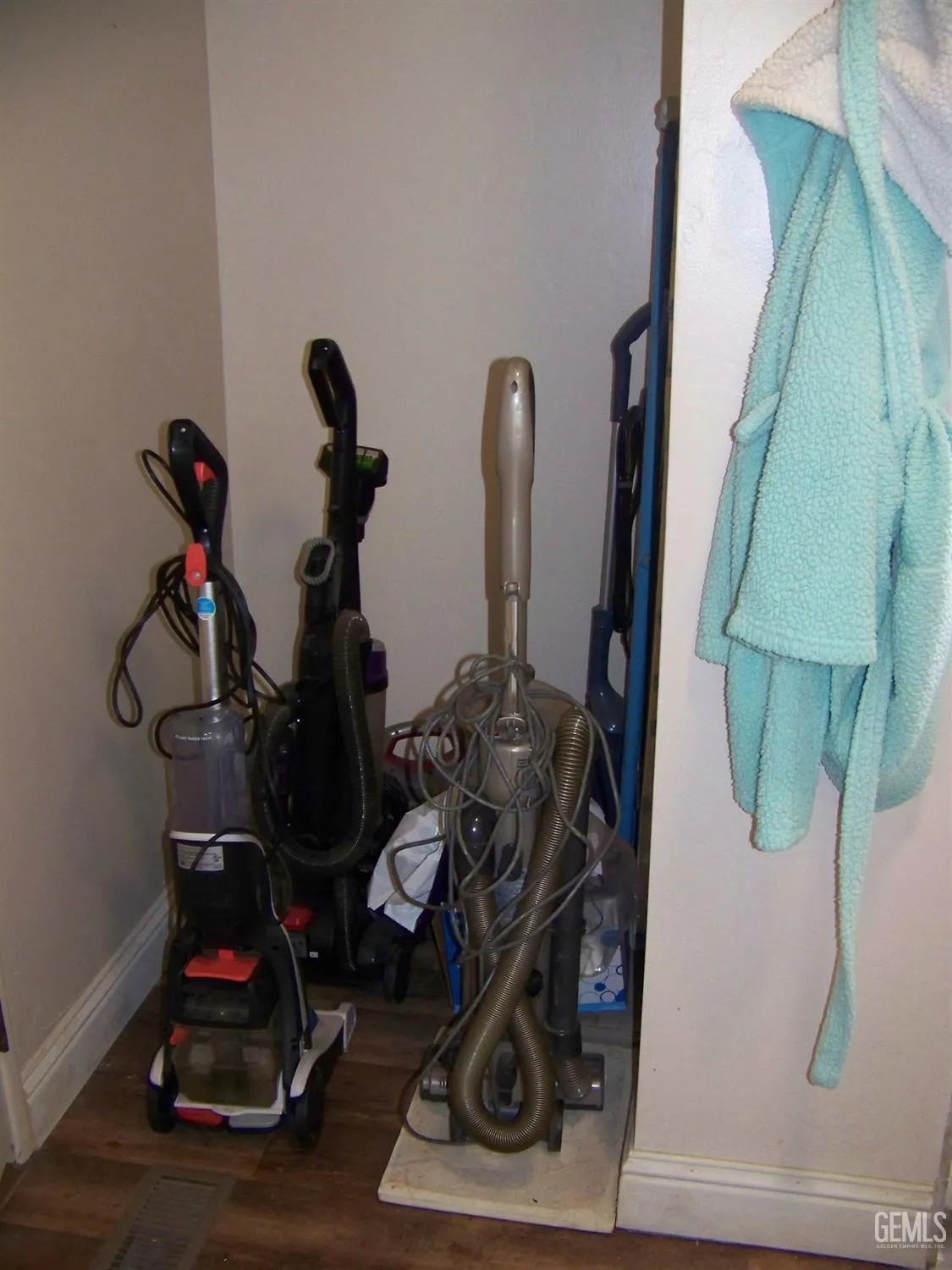 Bakersfield, California 93301, United States, 2 Bedrooms Bedrooms, ,2 BathroomsBathrooms,Residential,Active,90390