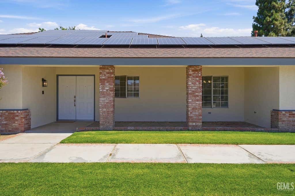 Photo of 11108 Aimee Way, Bakersfield, CA 93312 (MLS # 202606571)