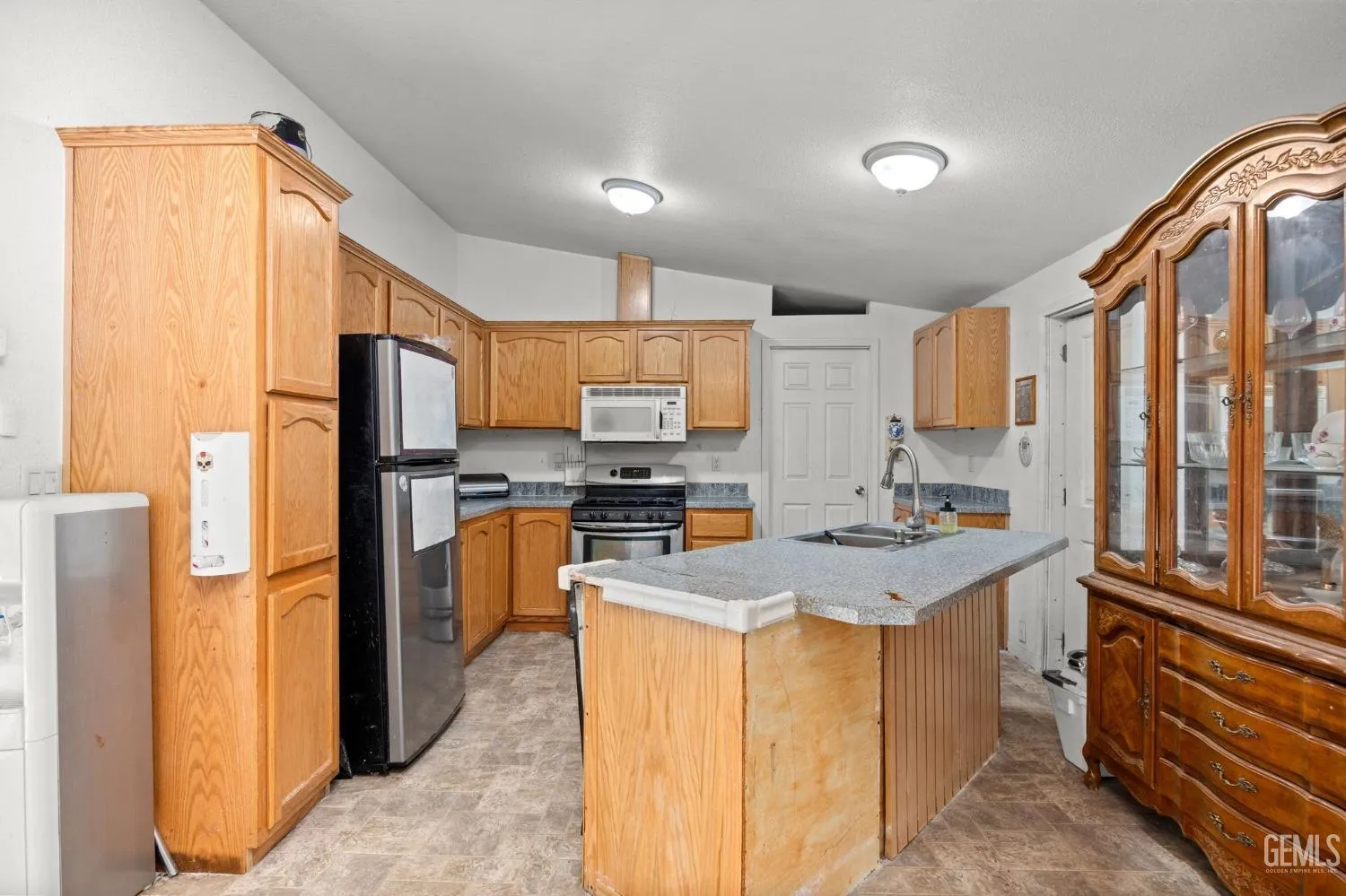 Taft, California 93268, United States, 5 Bedrooms Bedrooms, ,2 BathroomsBathrooms,Residential,Active,27972