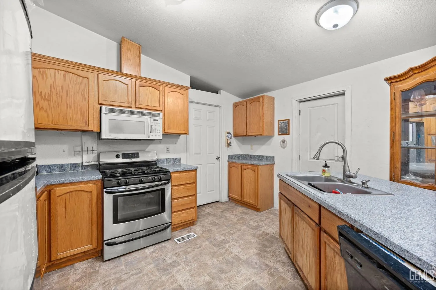 Taft, California 93268, United States, 5 Bedrooms Bedrooms, ,2 BathroomsBathrooms,Residential,Active,27972