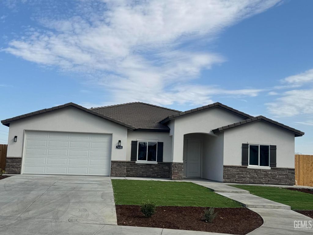 Photo of 7420 Snowy Owl Ln Ln, Bakersfield, CA 93306 (MLS # 202511211)