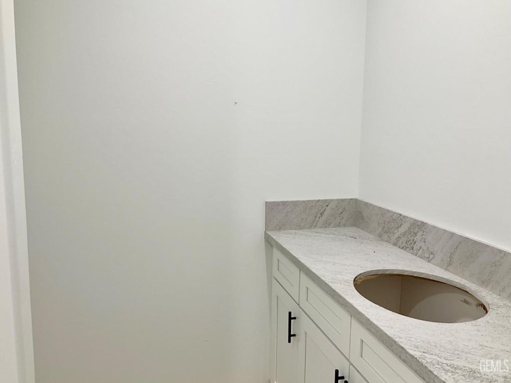 Photo of 7420 Snowy Owl Ln Ln, Bakersfield, CA 93306 (MLS # 202511211)