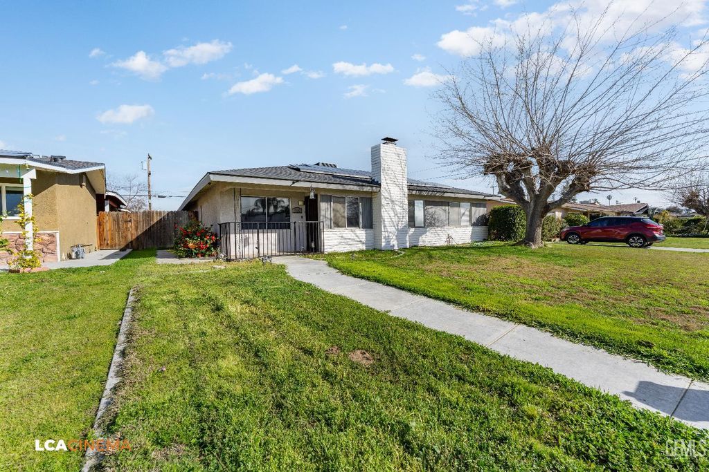 Photo of 3100 Leonard Street, Bakersfield, CA 93304 (MLS # 202602076)